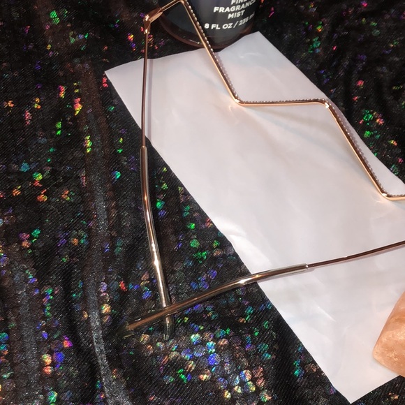 V-shaped Diamond Glasses NWOT - Picture 11 of 13